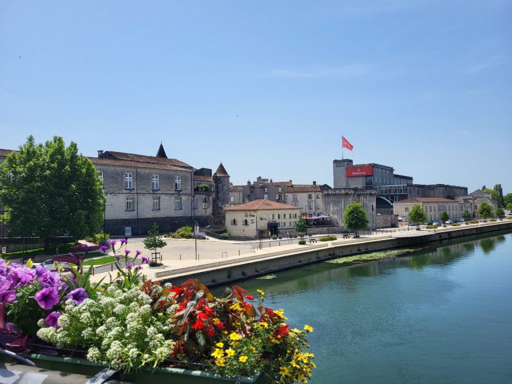 Cognac, una perla nella vallata della Charente
